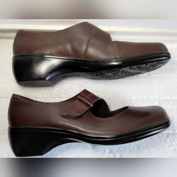 Clarks Leather Slip-on Mary Jane Women Shoes 8M Round tip Wedge heel 1.5" - Picture 5 of 9